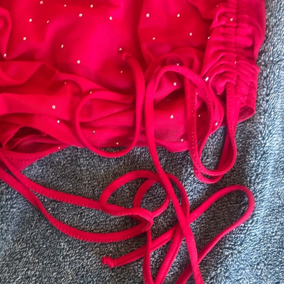 Red Short-Sleeve Ruched Top - Picture 5 of 6